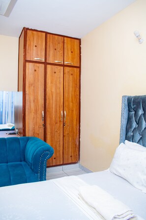 1 bedroom, iron/ironing board, WiFi