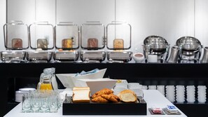 Daily buffet breakfast for a fee - The Prima Hotel Jongno (Seoul)