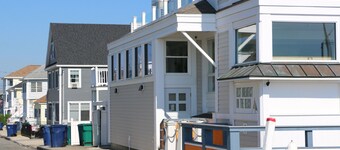 Steps to Hampton Beach and all entertainment! 4 bedrooms, pet friendly!