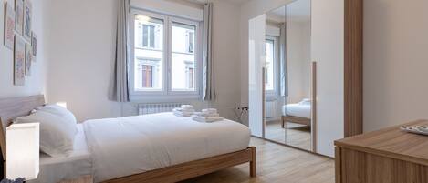 2 chambres, fer et planche à repasser, Wi-Fi, draps fournis