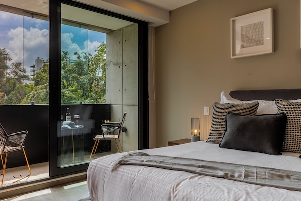 Luxury Apartment, 3 Bedrooms, Balcony, City View | Premium bedding, in-room safe, individually decorated - Capitalia Galileo Residences (Mexico City)