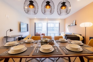 Luxury Apartment, 3 Bedrooms, Balcony | Dining room