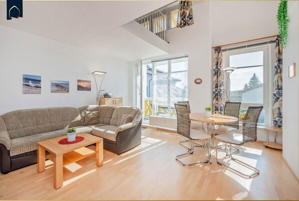 Unclassified image, 1 of 25, button