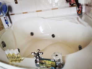 Traditional-Suite | Eigener Whirlpool