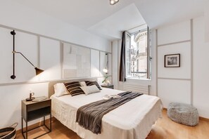 2 habitaciones, tabla de planchar con plancha, wifi y ropa de cama