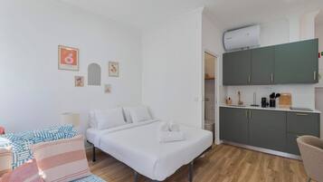 1 室のベッドルーム、旅行用ベビーベッド、WiFi、ベッドシーツ