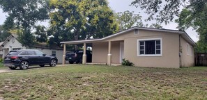 Exterior - Emerald Family house. 2 minutes Downtown Mt Dora (Mount Dora)