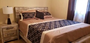 3 bedrooms, iron/ironing board, free WiFi, bed sheets - Emerald Family house. 2 minutes Downtown Mt Dora (Mount Dora)