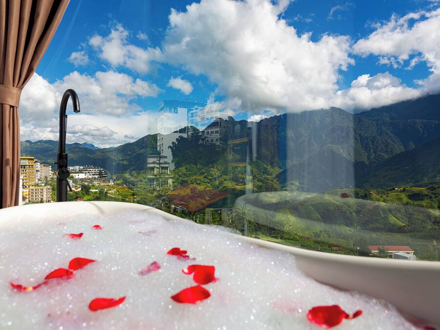 Habitación Deluxe doble, bañera, vistas a la montaña | Bañera de hidromasaje privada