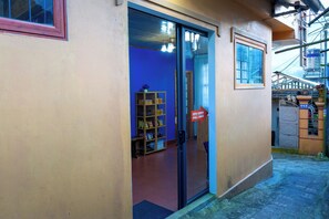 施設の入り口