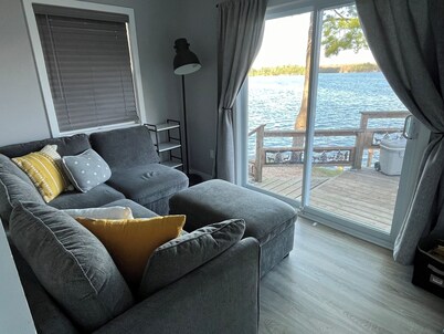 Beautiful Loughborough Lake, 30 mins from Kingston, Sunsets to dream of.