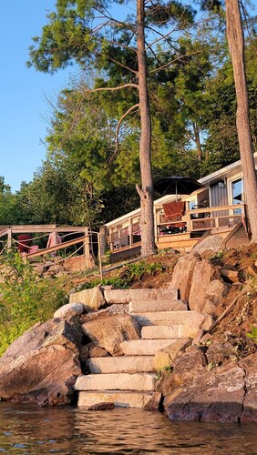 Beautiful Loughborough Lake, 30 mins from Kingston, Sunsets to dream of.
