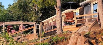 Beautiful Loughborough Lake, 30 mins from Kingston, Sunsets to dream of.