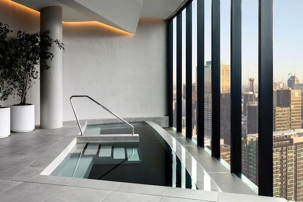 Piscine couverte, piscine extérieure