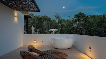 Exclusive Villa, Garden View | Balcony