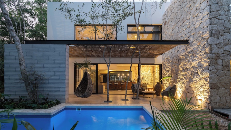 Twelve O’Clock Luxury Villas