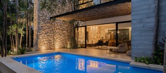 Twelve O’Clock Luxury Villas