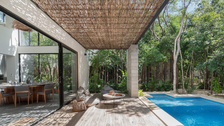 Twelve O’Clock Luxury Villas
