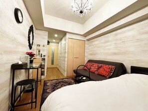 1 bedroom, desk, iron/ironing board, WiFi - Private room in the heart of Shinjuku's bustling district (新宿区)