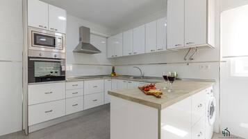 Fridge, microwave, oven, dishwasher