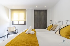 2 bedrooms, iron/ironing board, Internet, bed sheets