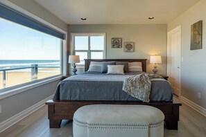 4 bedrooms, iron/ironing board, WiFi, bed sheets - Sanctuary (Seal Rock)