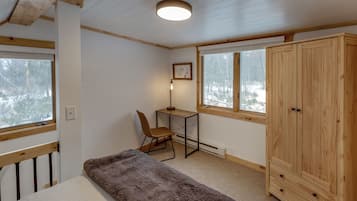 1 bedroom, travel crib, WiFi, bed sheets