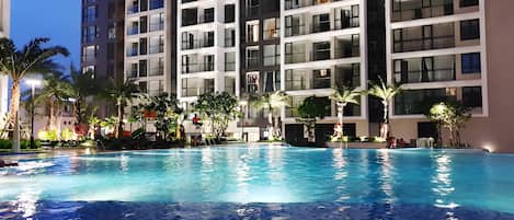 2 indoor pools, seasonal outdoor pool