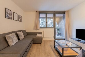 Living room - Cham Sud Jonquilles209 Balcony Apt, Near Aiguille du Midi for 6, Chamonix, France (Chamonix)