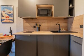 Kitchen - Cham Sud Jonquilles209 Balcony Apt, Near Aiguille du Midi for 6, Chamonix, France (Chamonix)
