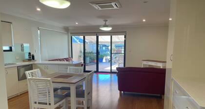 Fully Self contained 1bedroom spacious unit adjoining rear of owners home.