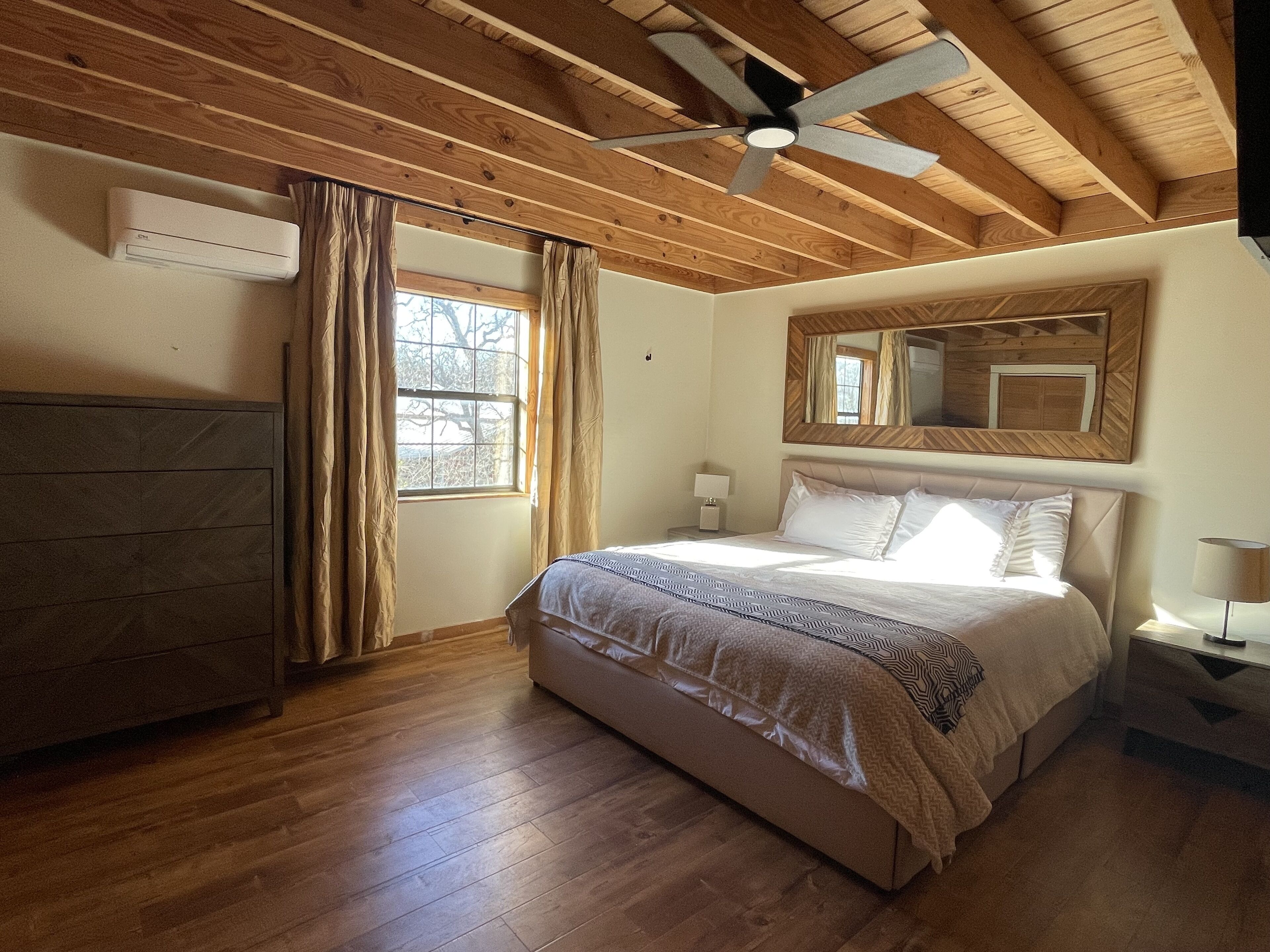 2 dormitorios, tabla de planchar con plancha, wifi gratis y ropa de cama