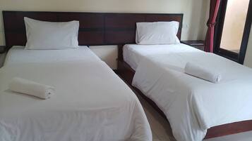 Double or Twin Room | 1 bedroom, desk, blackout curtains, soundproofing