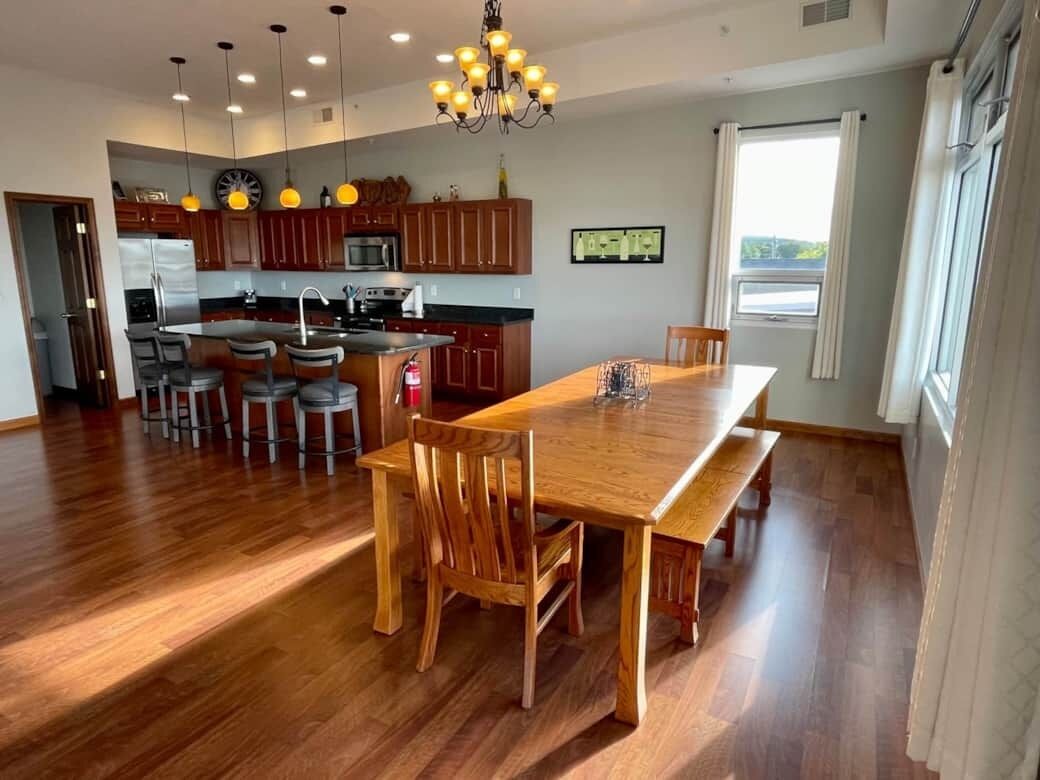 Panoramic Penthouse | Dapur peribadi | Peti sejuk/penyejuk beku saiz penuh, mesin basuh pinggan mangkuk 