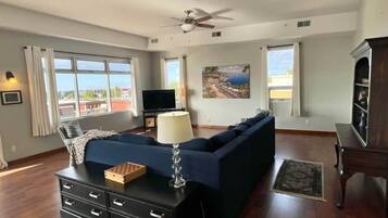 Penthouse Panorama | 3 kamar tidur, setrika/meja setrika, Wi-Fi gratis, dan seprai linen