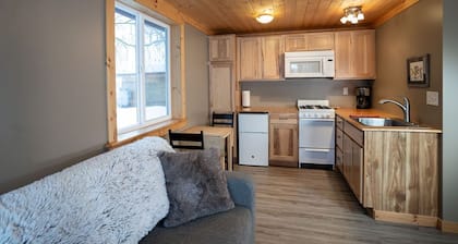In the heart of Downtown Talkeetna: Susitna Cabin