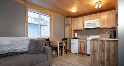 In the heart of Downtown Talkeetna: Susitna Cabin
