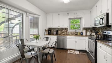 Frigorífic, microones, forn i placa de cuina