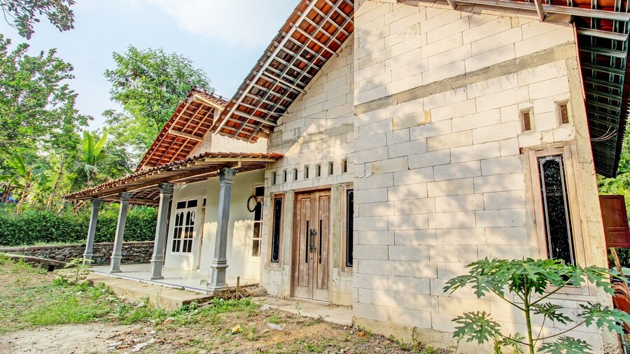 Hotel O Agus Kostel SyariahNearWisata Agro Jollong