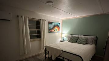 2 makuuhuonetta, silitysrauta/-lauta, ilmainen Wi-Fi, vuodevaatteet