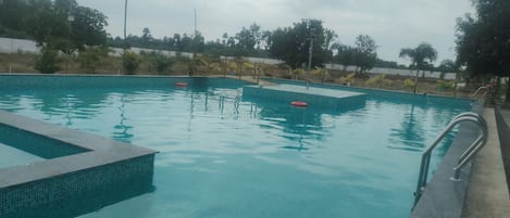 Utomhuspool