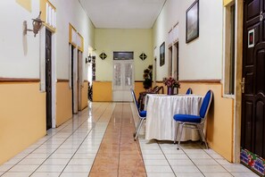 Interior detail - Hotel O Wisma Flamboyan NearTaman Makam Pahlawan (Sei Pinang)