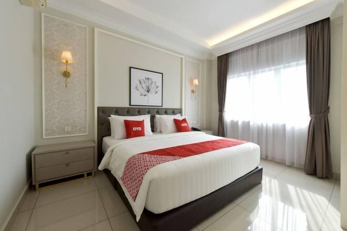 1 bedroom, bed sheets
