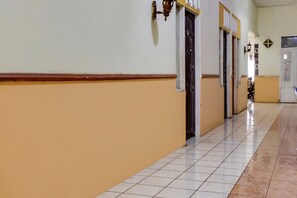 Interior detail - Hotel O Wisma Flamboyan NearTaman Makam Pahlawan (Sei Pinang)