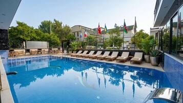 Seasonal outdoor pool