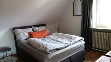 1 bedroom, iron/ironing board, free WiFi, bed sheets