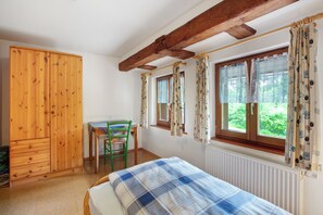 2 bedrooms, free WiFi, bed sheets