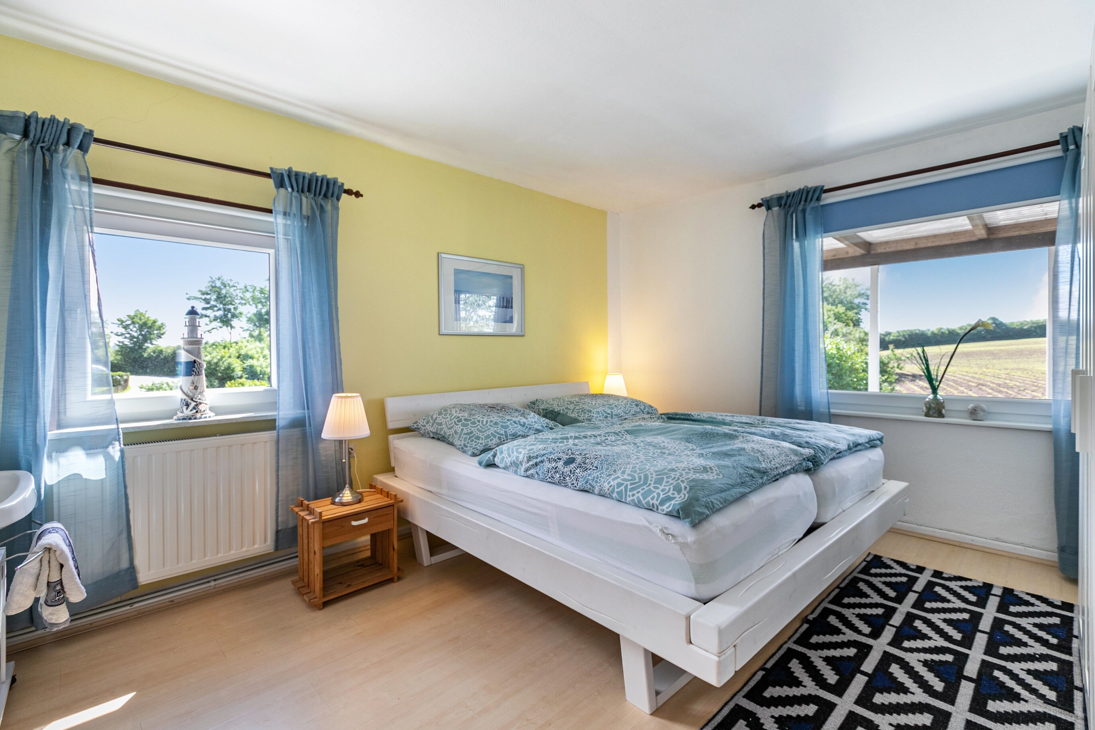 2 室のベッドルーム、アイロン / アイロン台、WiFi (無料)、ベッドシーツ