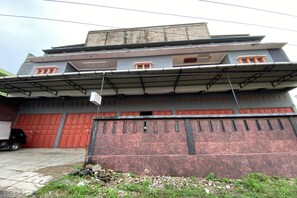 Exterior - Hotel O Kost Nian Syariah Near SPBU Pertamina 74.91657 Mattirotasi Sidrap (Watang Pulu)