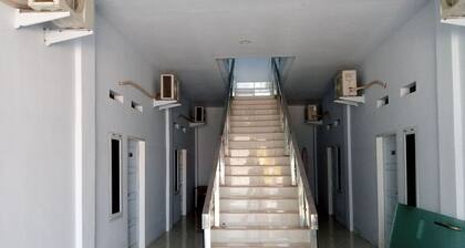OYO 93532 Kost Nian Syariah Near SPBU Pertamina 74.91657 Mattirotasi Sidrap